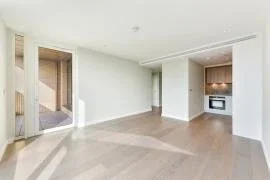 Flat Kennington Lane in Greater London