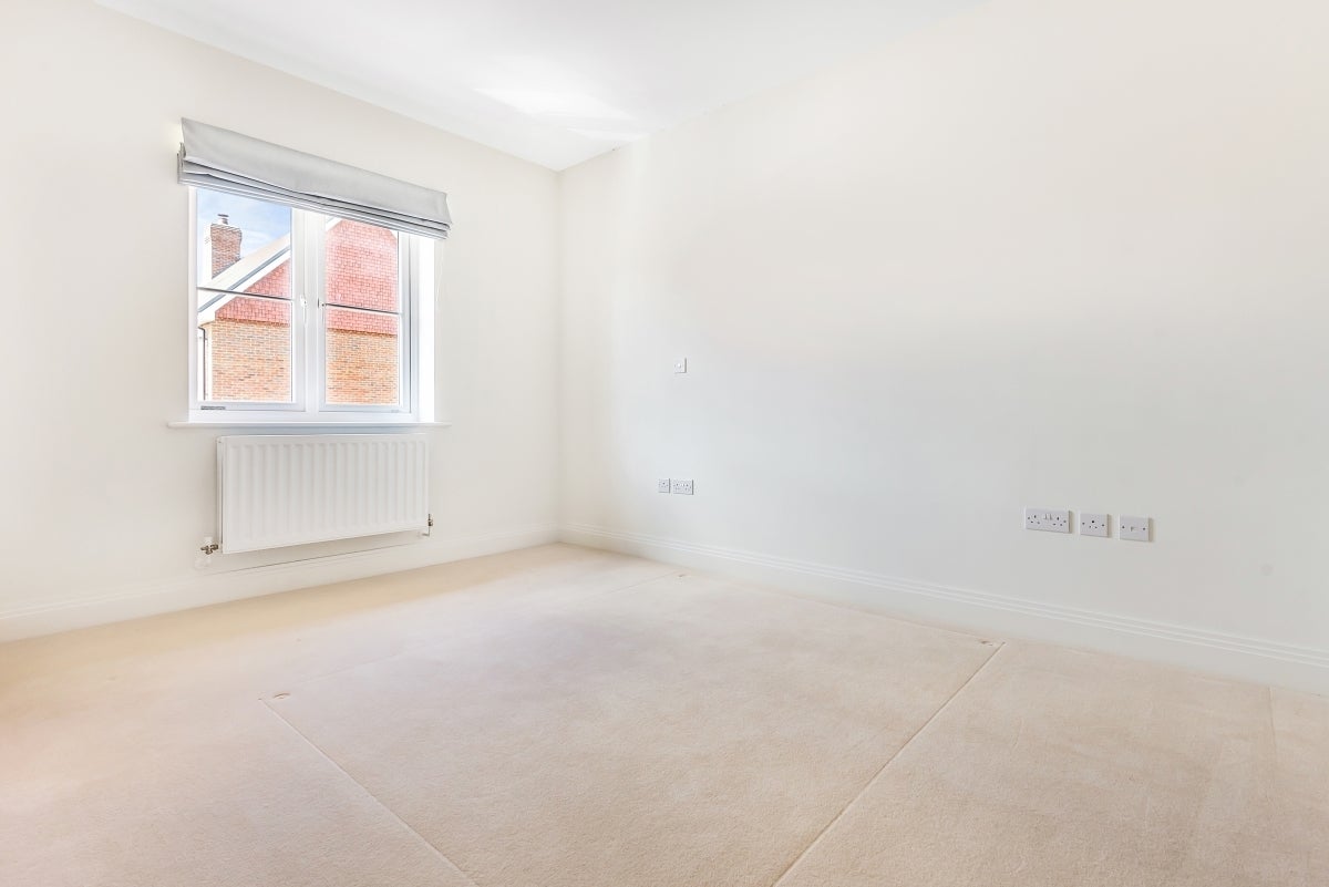 Flat Yarrow Hill in Newell Green