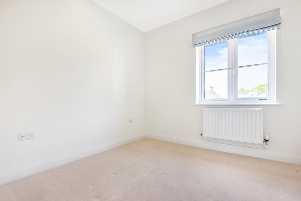 Flat Yarrow Hill in Newell Green