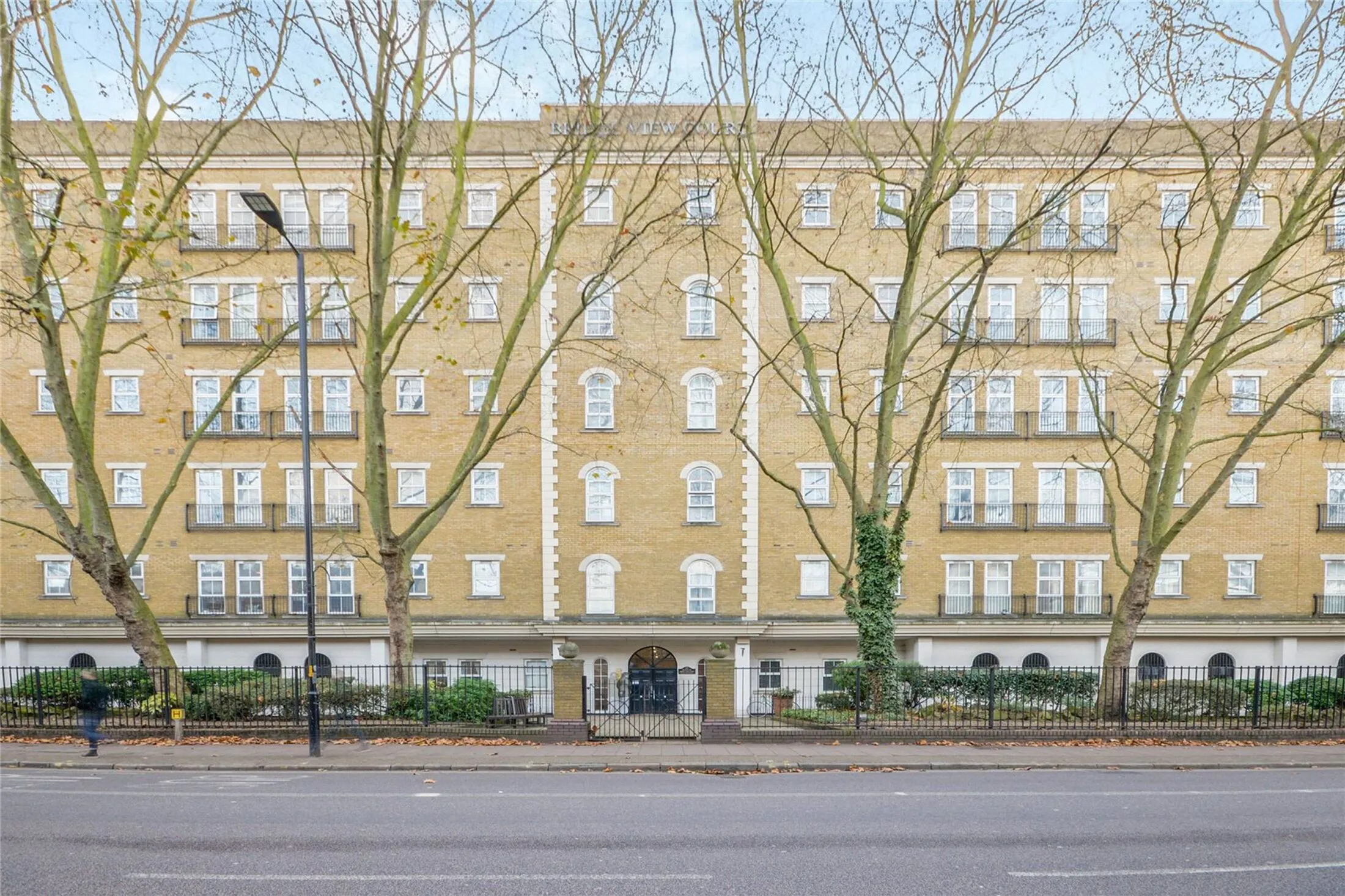 Flat Abbey Street in Greater London