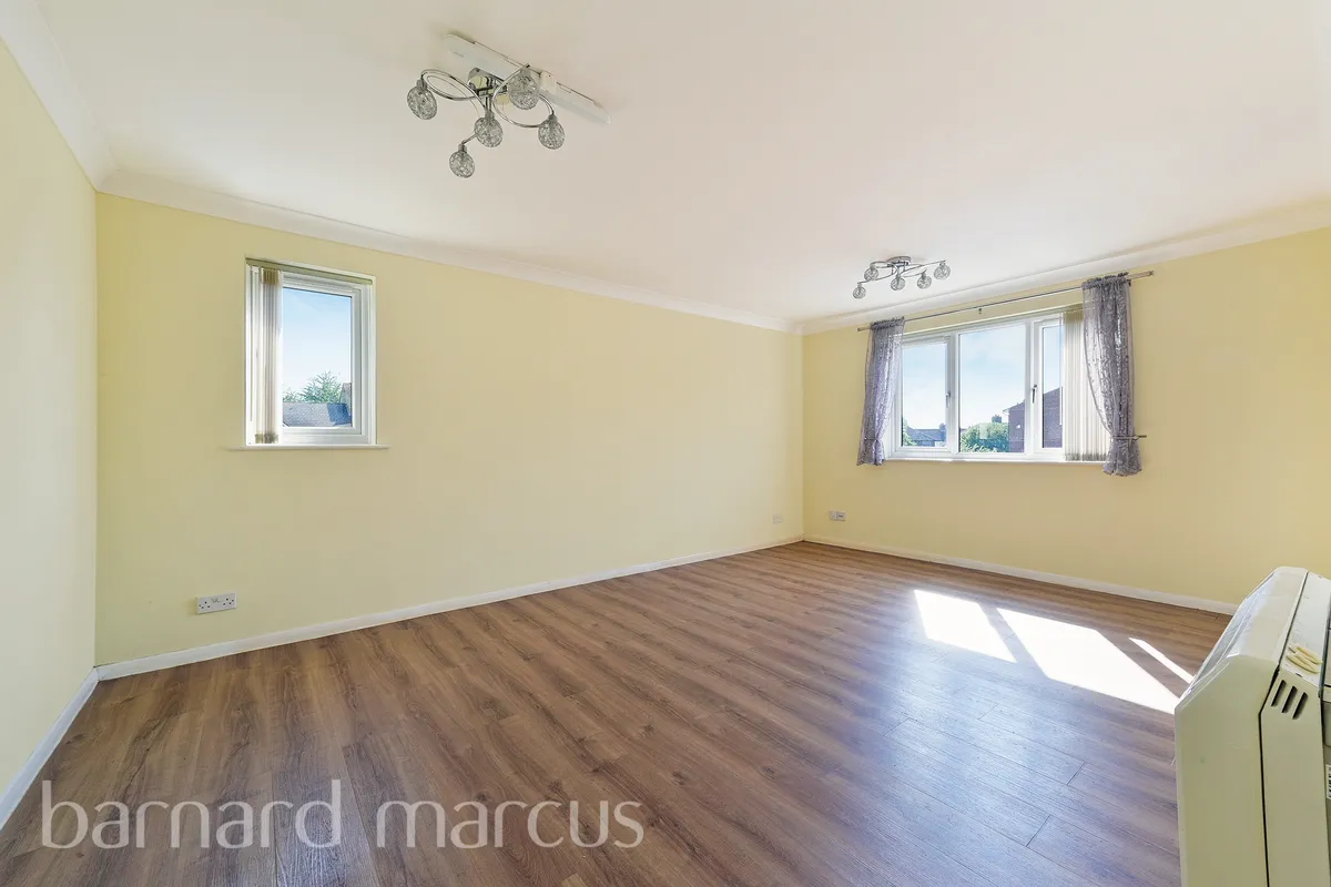 Flat Redford Close in Greater London