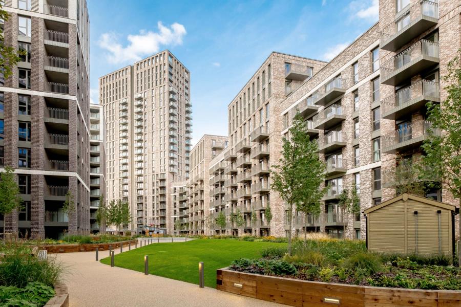 Flat Engineers Way in Greater London