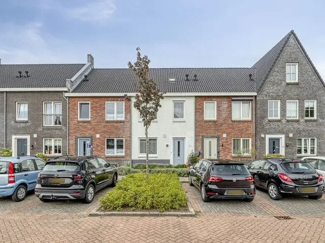 Huis De Meutelaer 23 in Stellendam