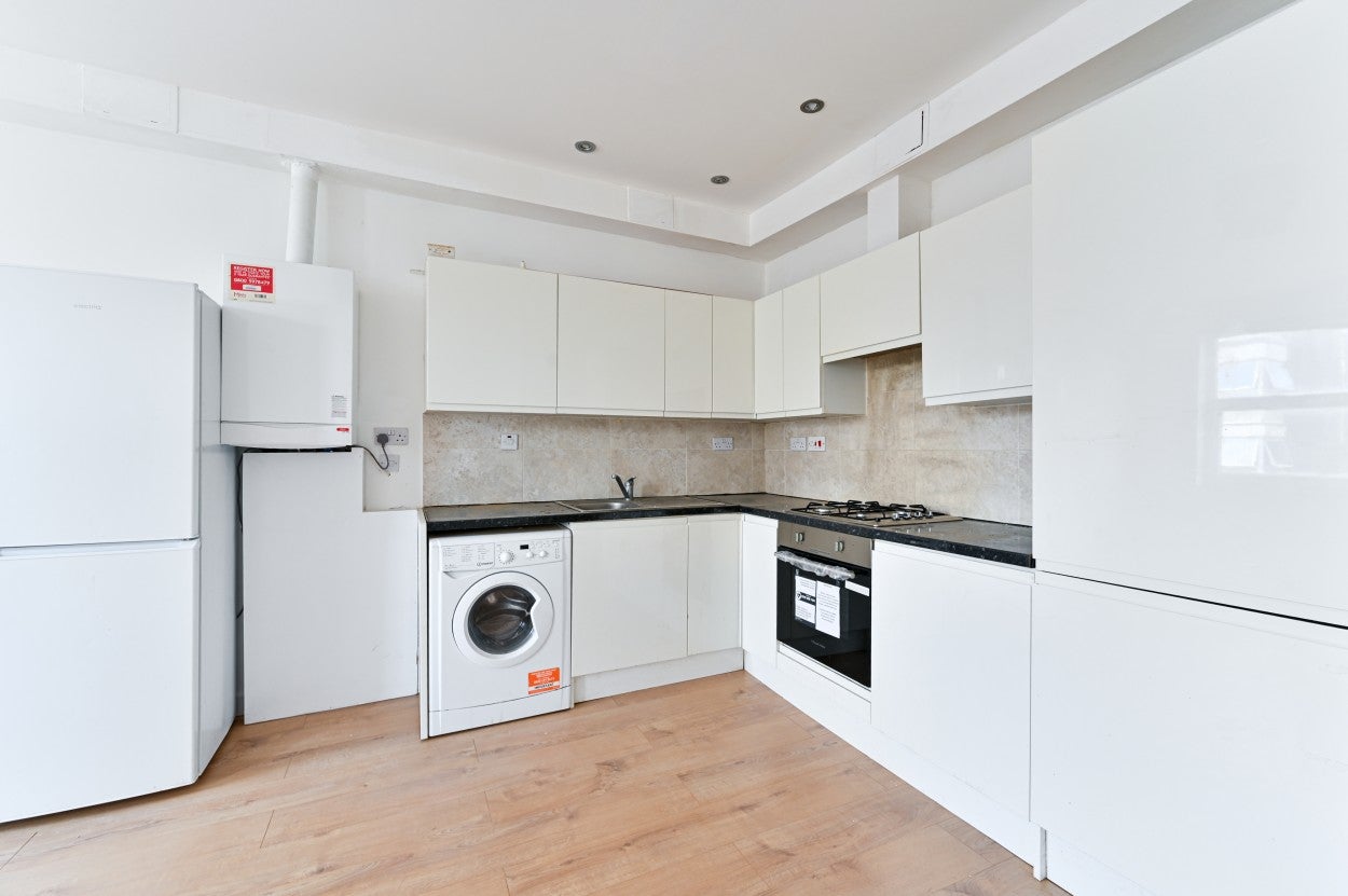 Flat Lewisham High Street in Greater London