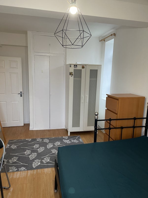 Room Rainhill Way in Greater London