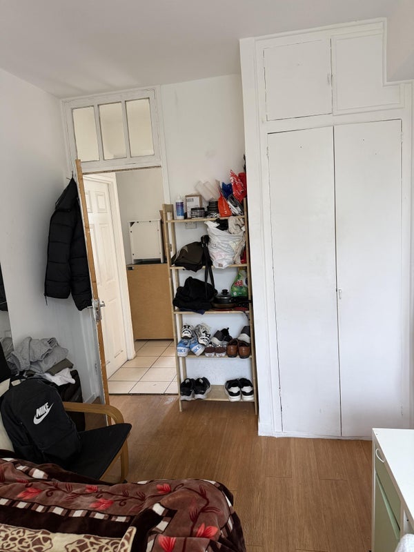 Room Rainhill Way in Greater London