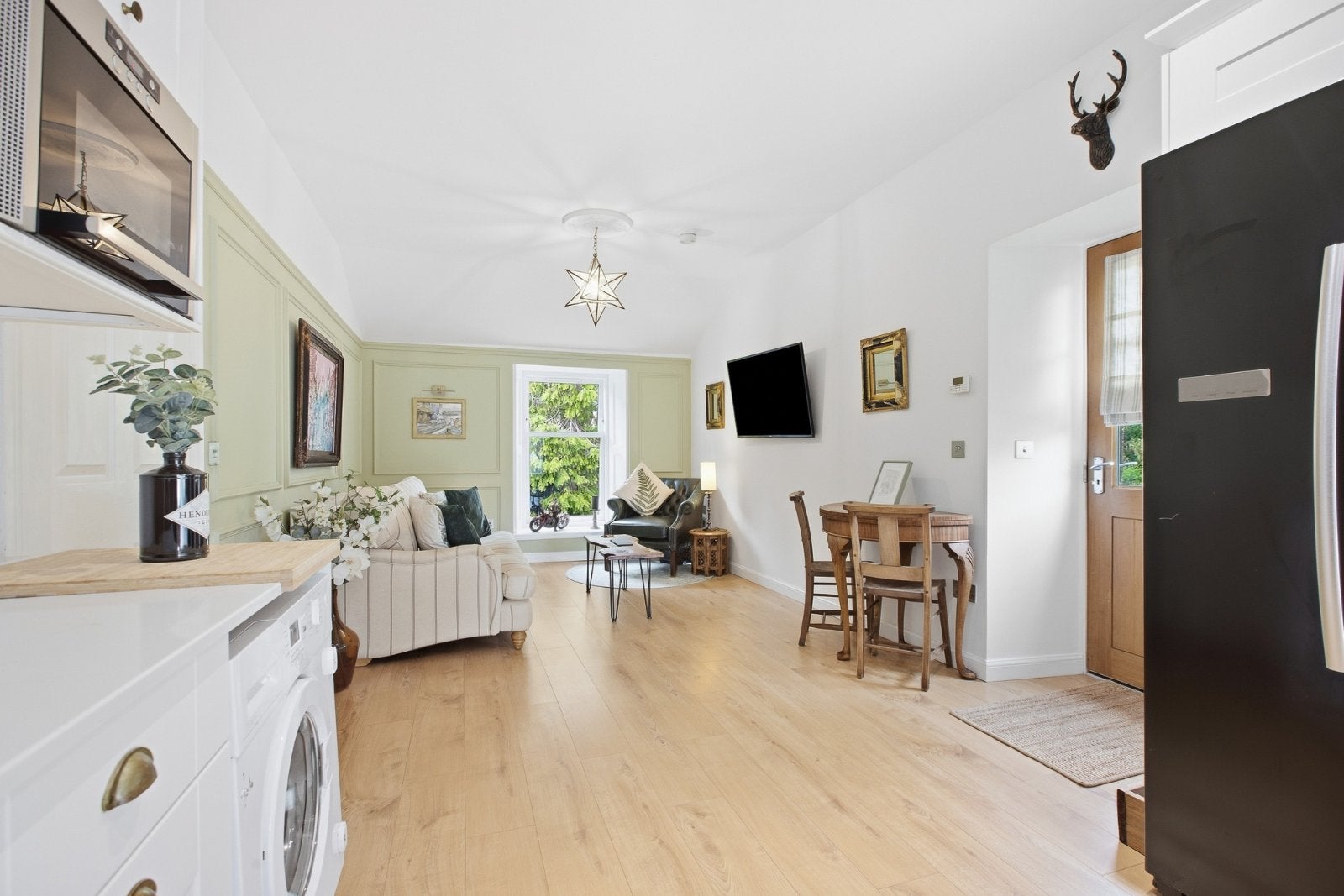 Flat Woodhead Avenue in Glasgow
