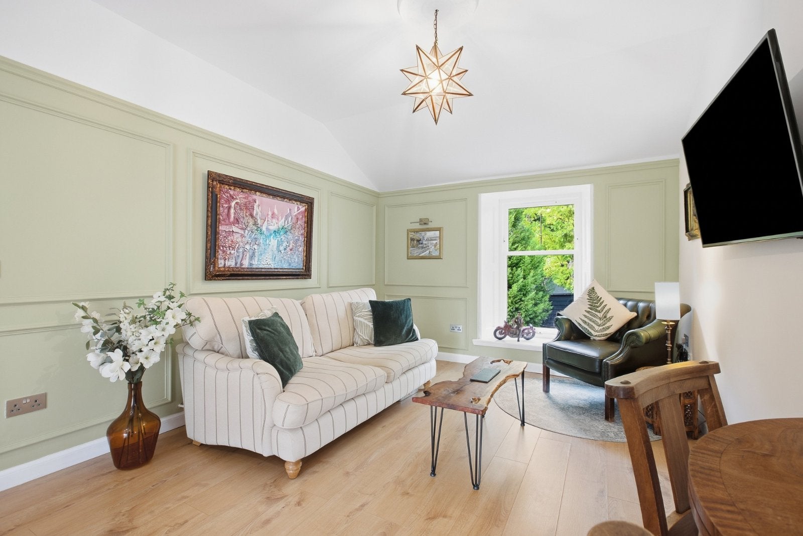 Flat Woodhead Avenue in Glasgow