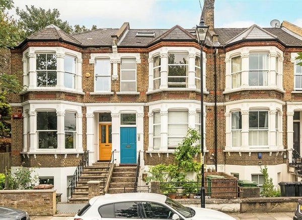 Flat Musgrove Road in London