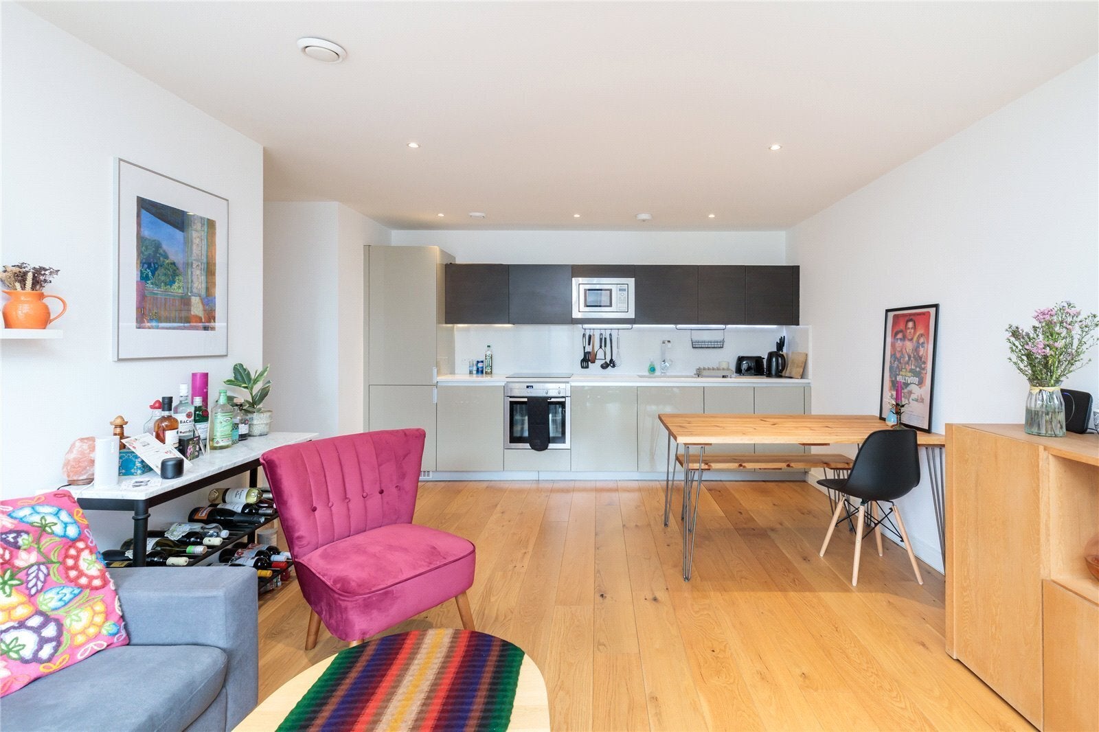Flat Elmore Street in Greater London
