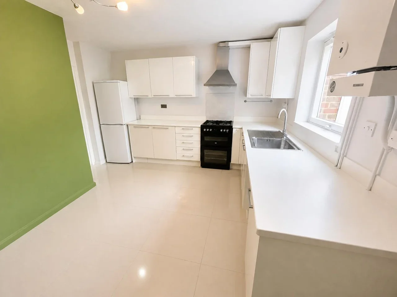 House Aplin Way in Greater London