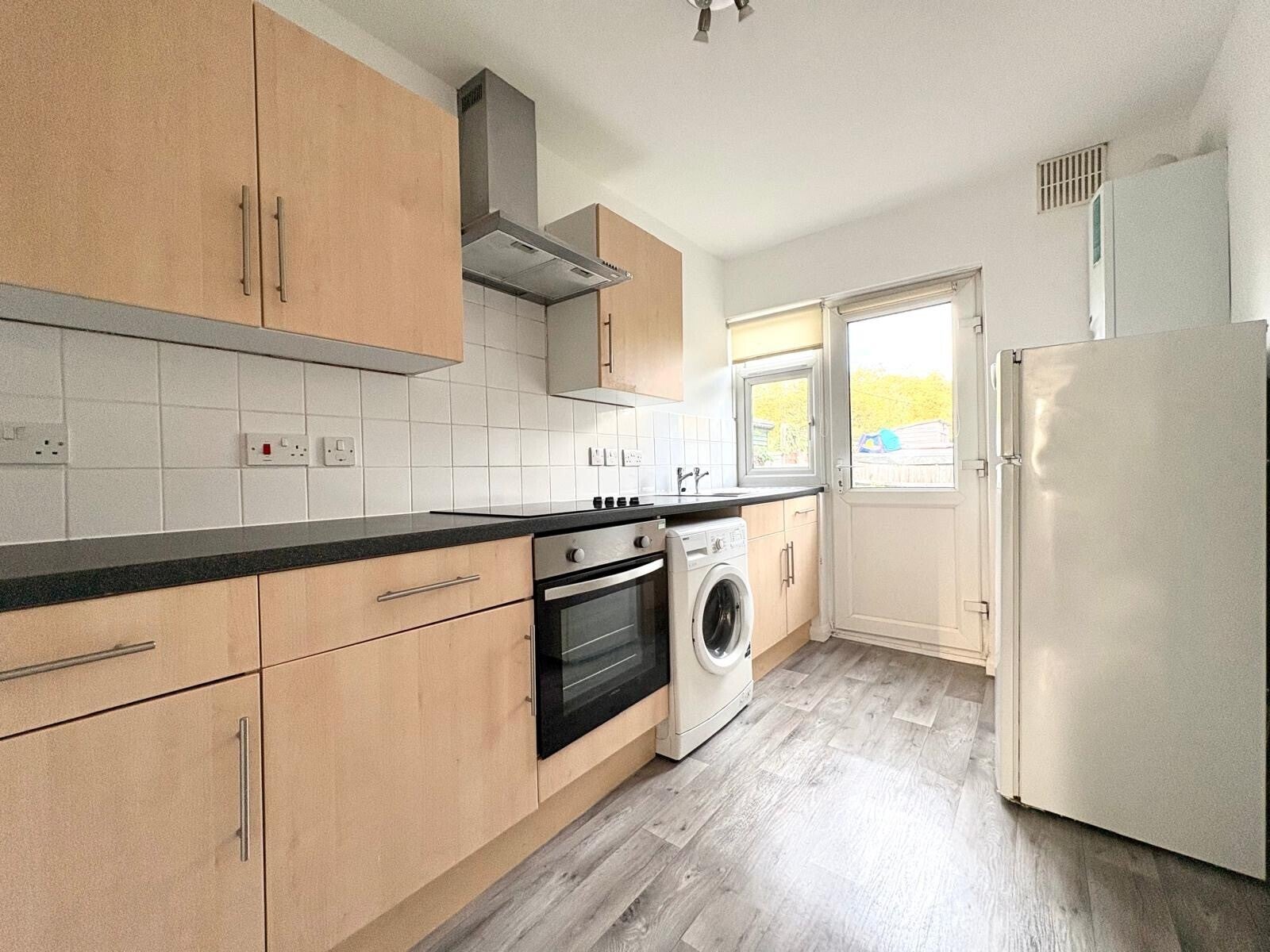 Flat Gilda Crescent in Wealden