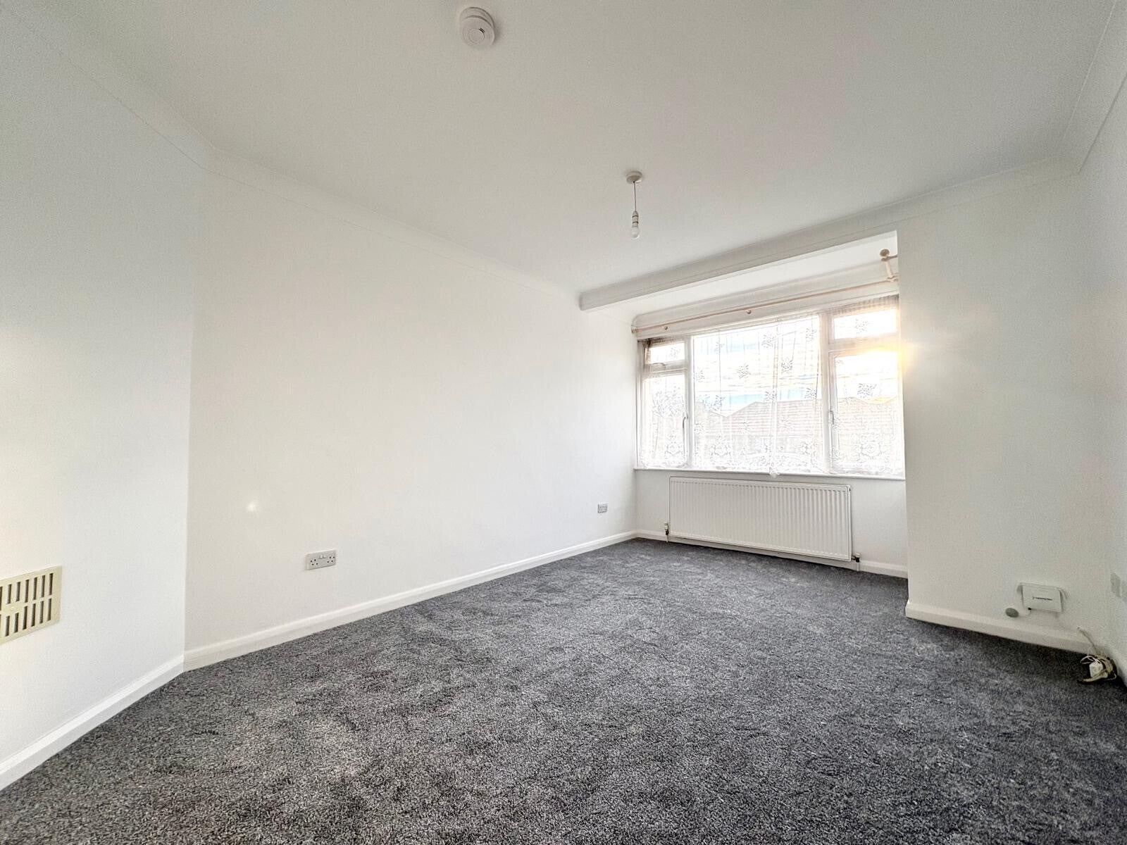 Flat Gilda Crescent in Wealden