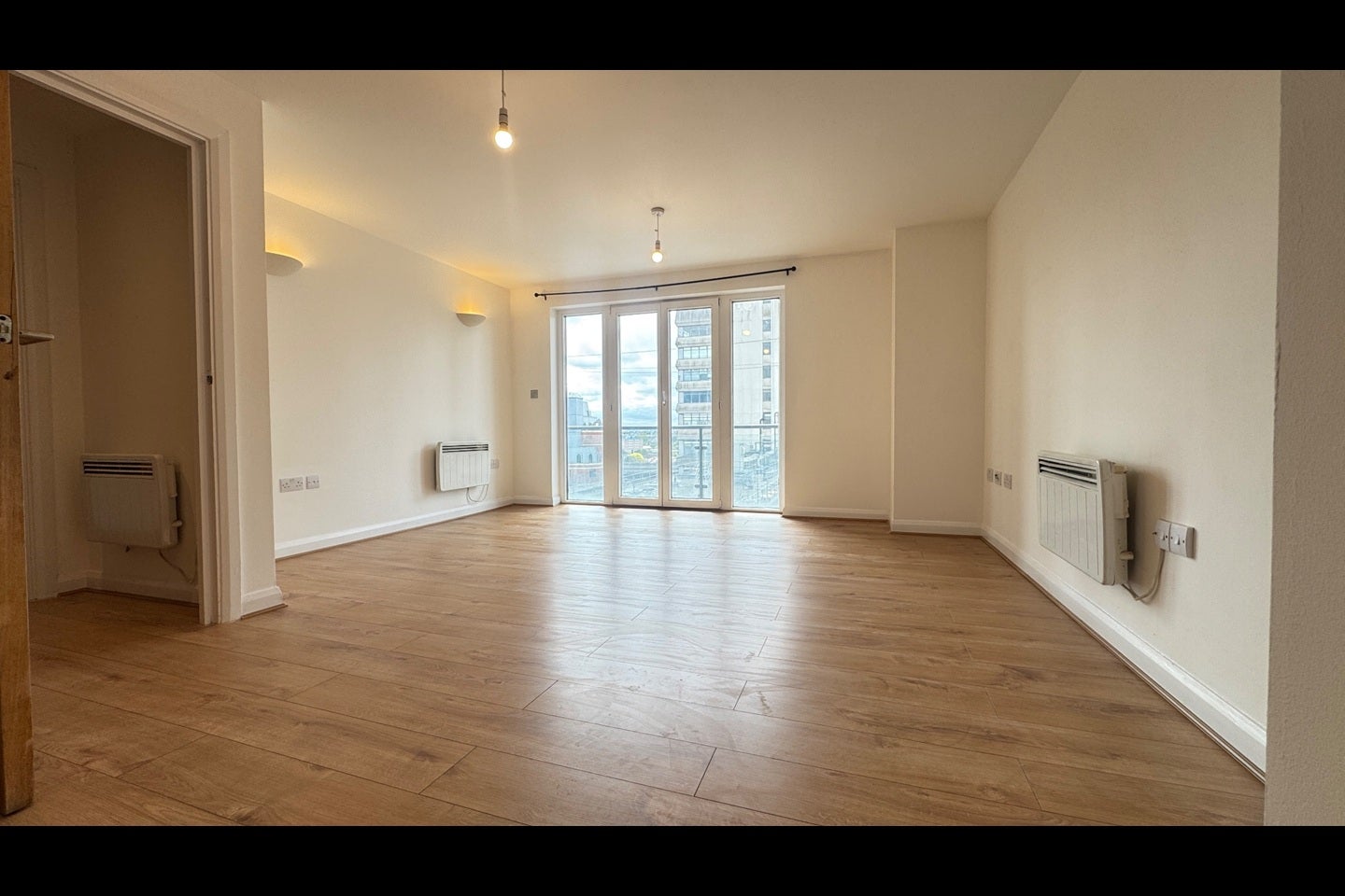 Flat Prior Road in Greater London
