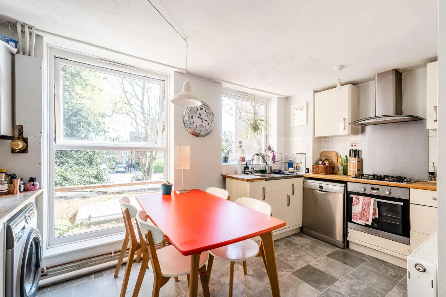 Flat St. Peter's Close in Greater London