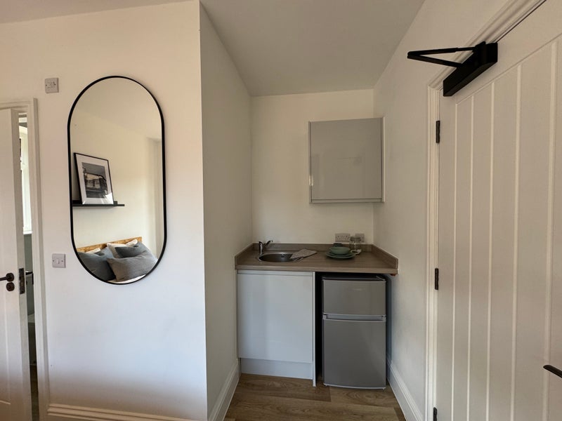 Room Uppleby Road in Poole