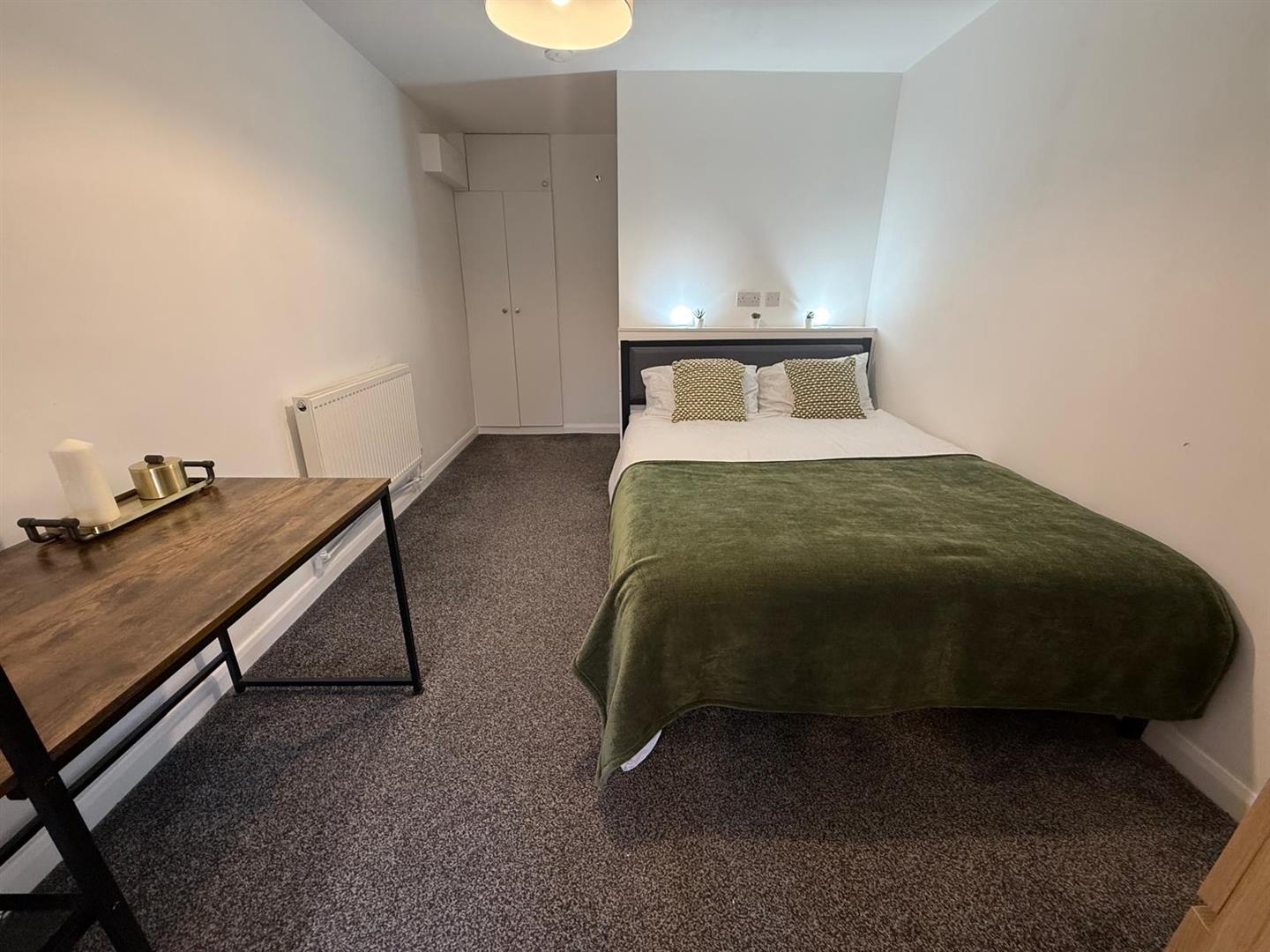 Room West Hill Drive in Mansfield Woodhouse