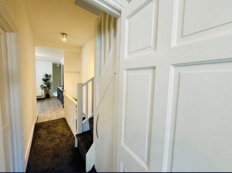 Room Clements Road in Greater London