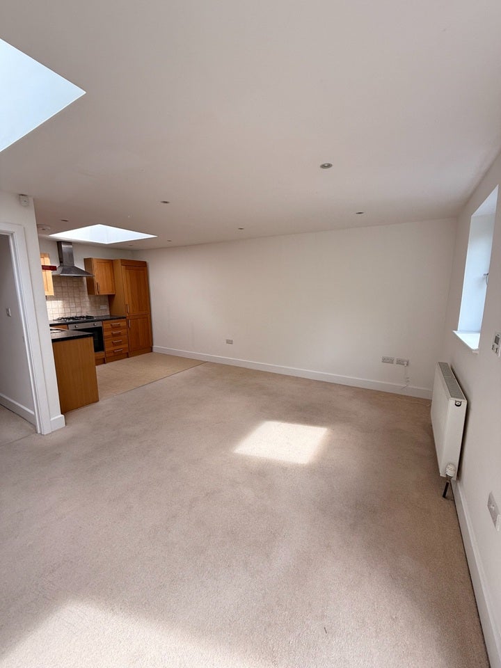 House Sydenham Lane in Bristol