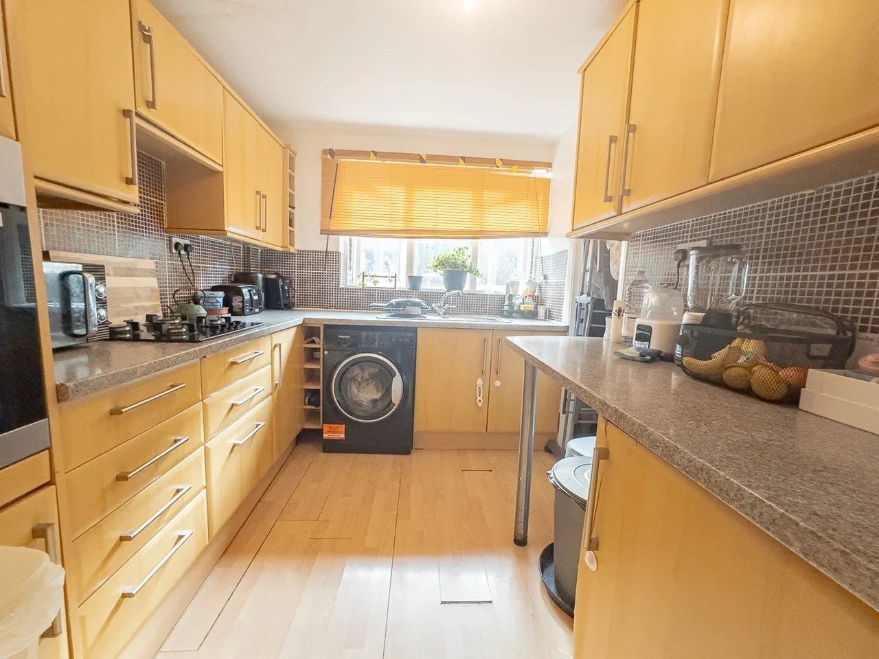 Flat Stafford Close in Caterham