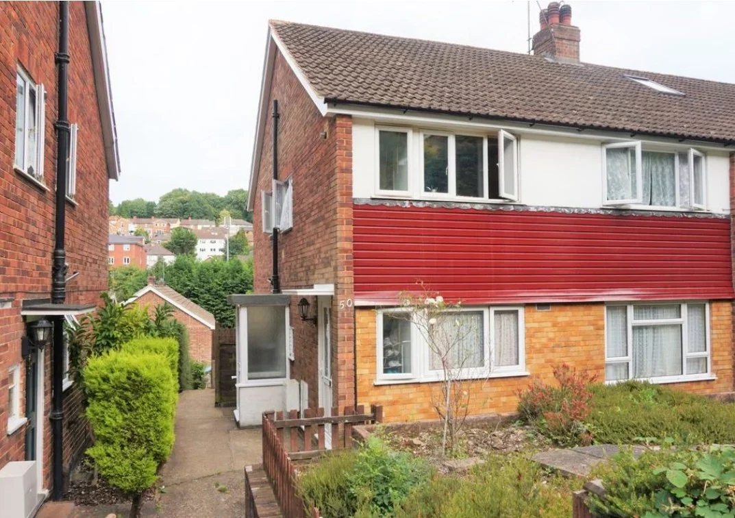 Flat Stafford Close in Caterham