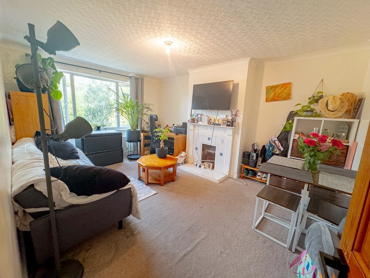 Flat Stafford Close in Caterham