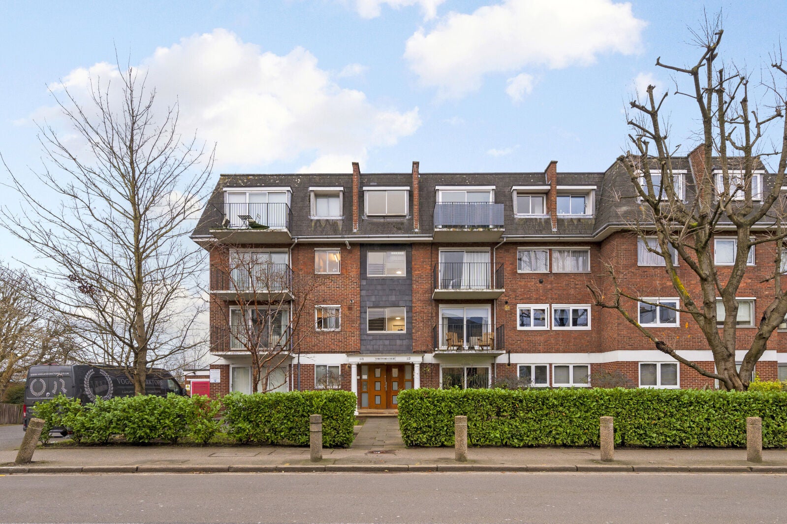 Flat Nursery Road in Greater London