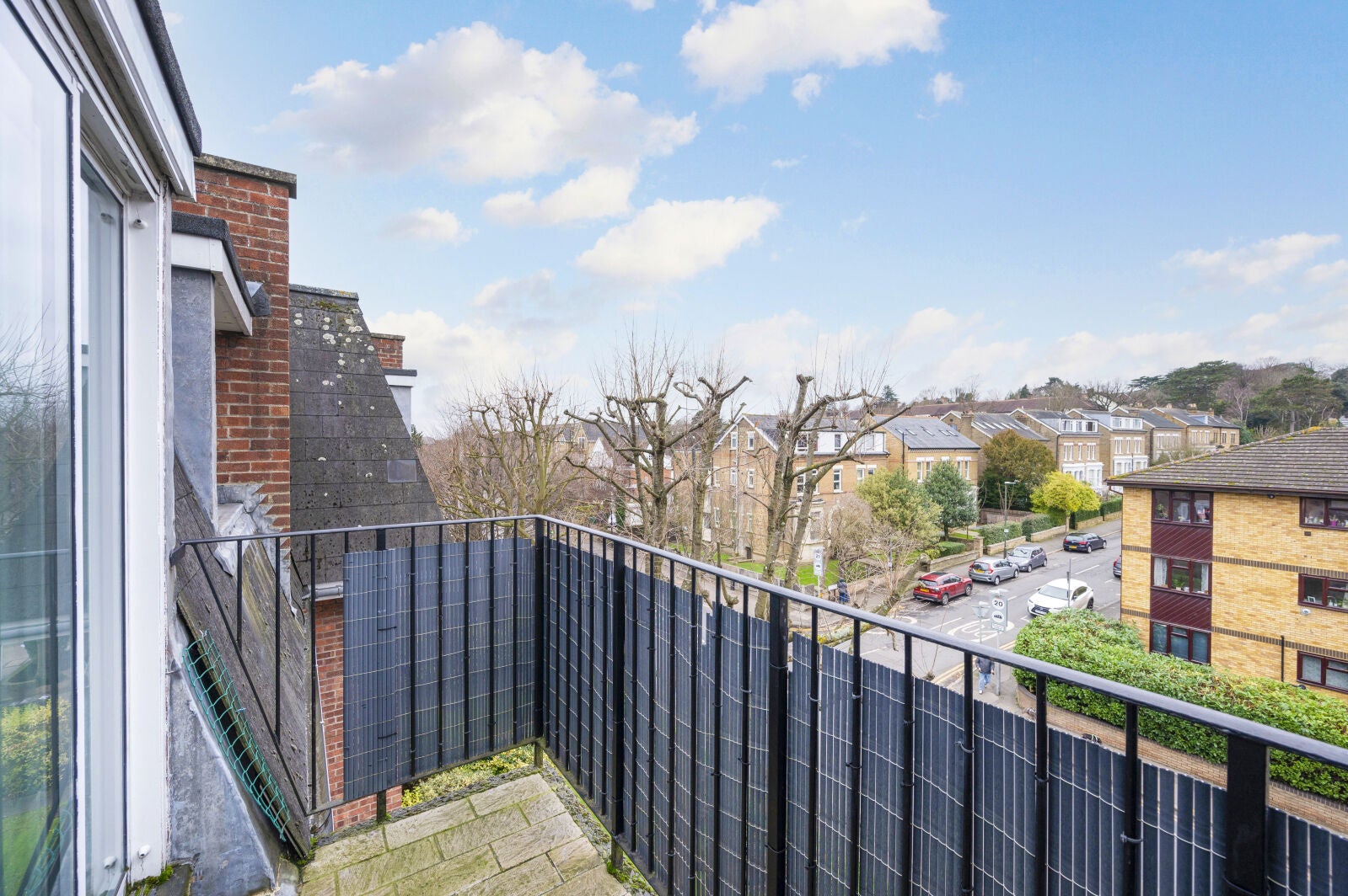 Flat Nursery Road in Greater London