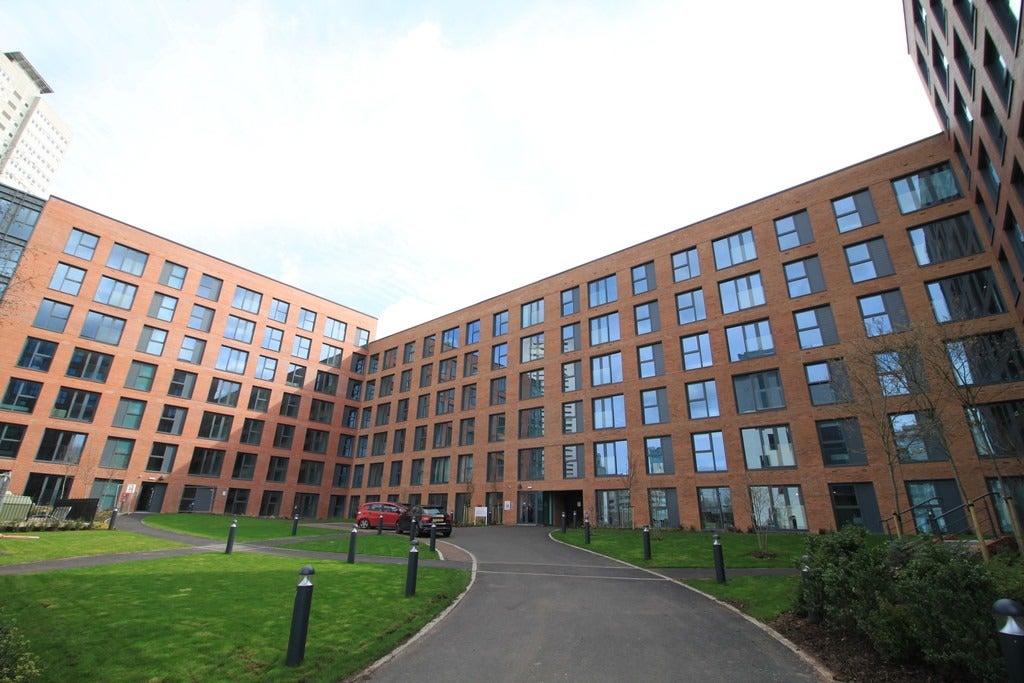 Flat Exeter Passage in Birmingham