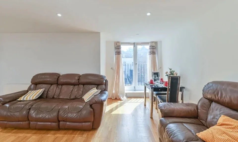 Flat Camberwell Road in Greater London