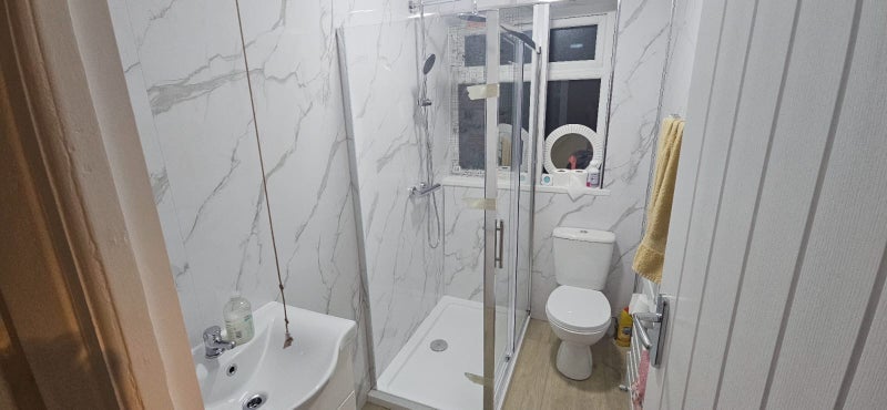 Room Holmesdale Road in Greater London