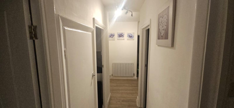 Room Holmesdale Road in Greater London