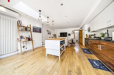 House Palmerston Road in Greater London
