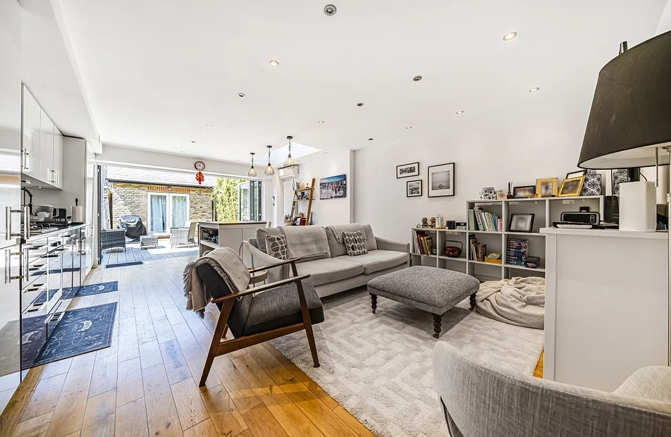 House Palmerston Road in Greater London