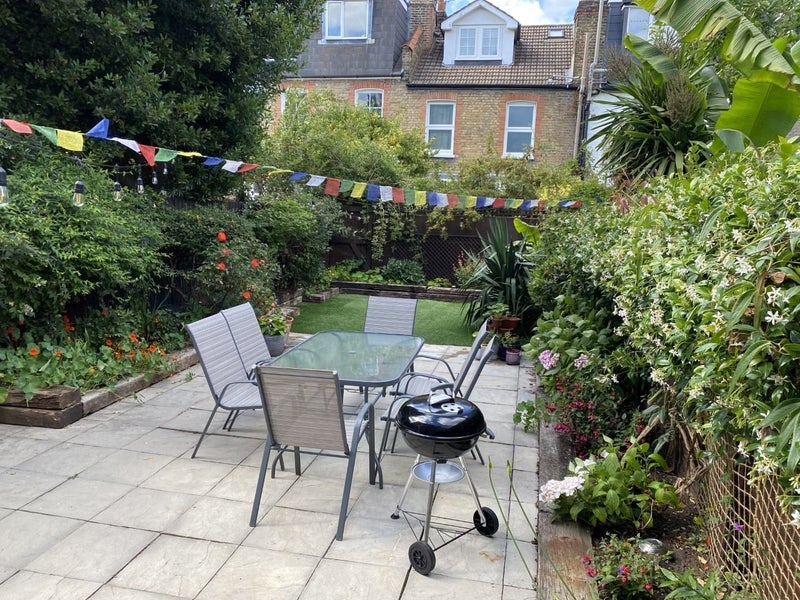 Room Replingham Road in Greater London