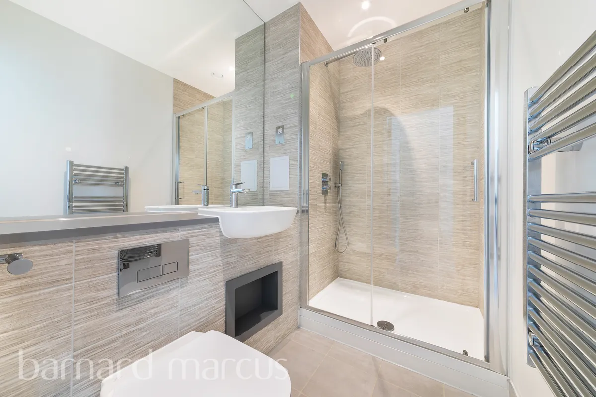 Flat Addiscombe Road in Greater London
