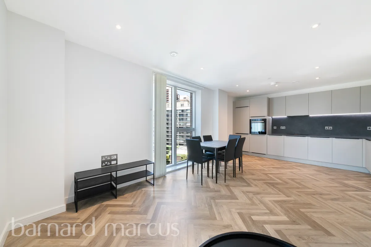 Flat Addiscombe Road in Greater London