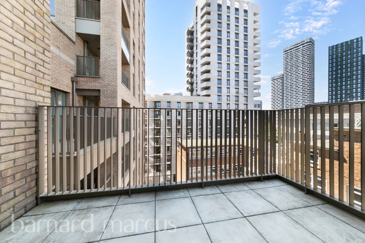 Flat Addiscombe Road in Greater London