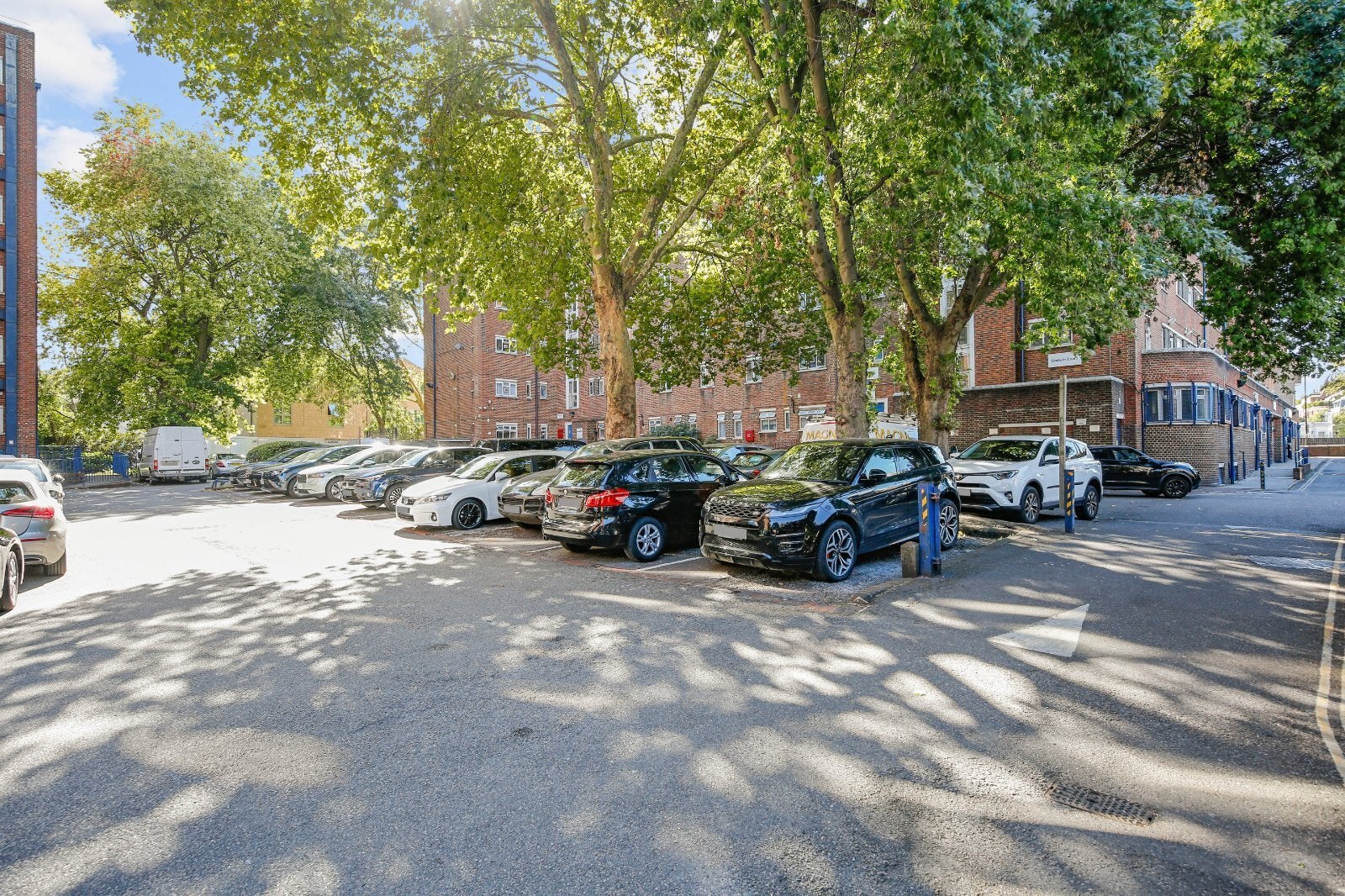 House Crowndale Road in Greater London