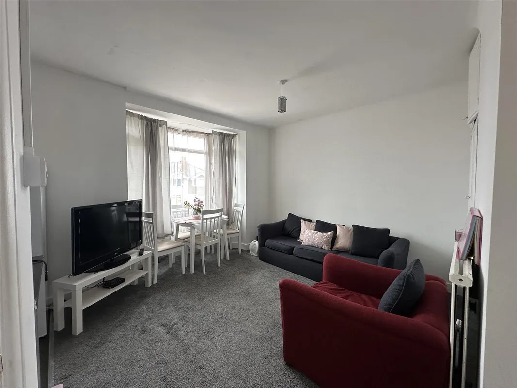 Flat Herbert Avenue in Poole