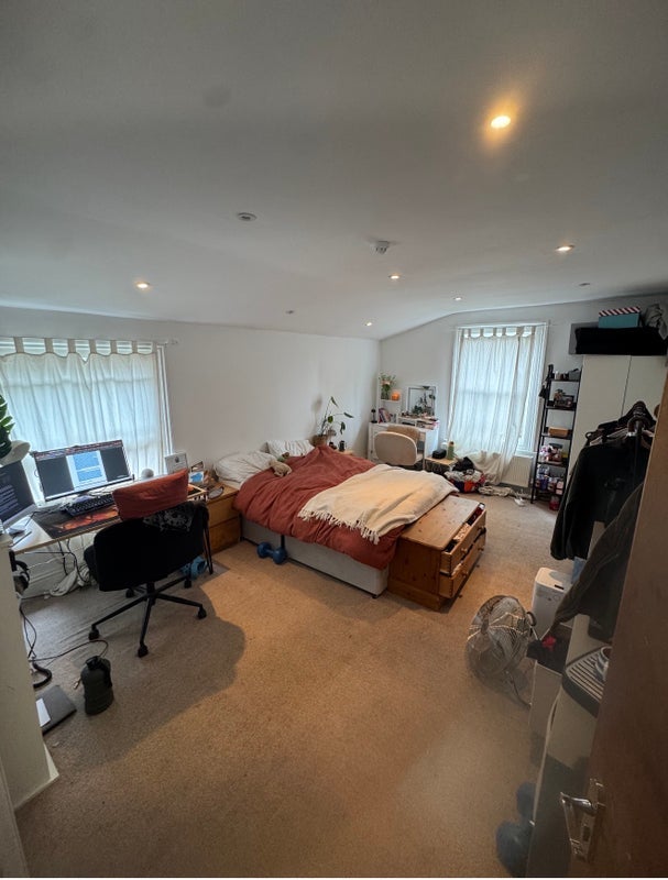 Room Nello James Gardens in Greater London