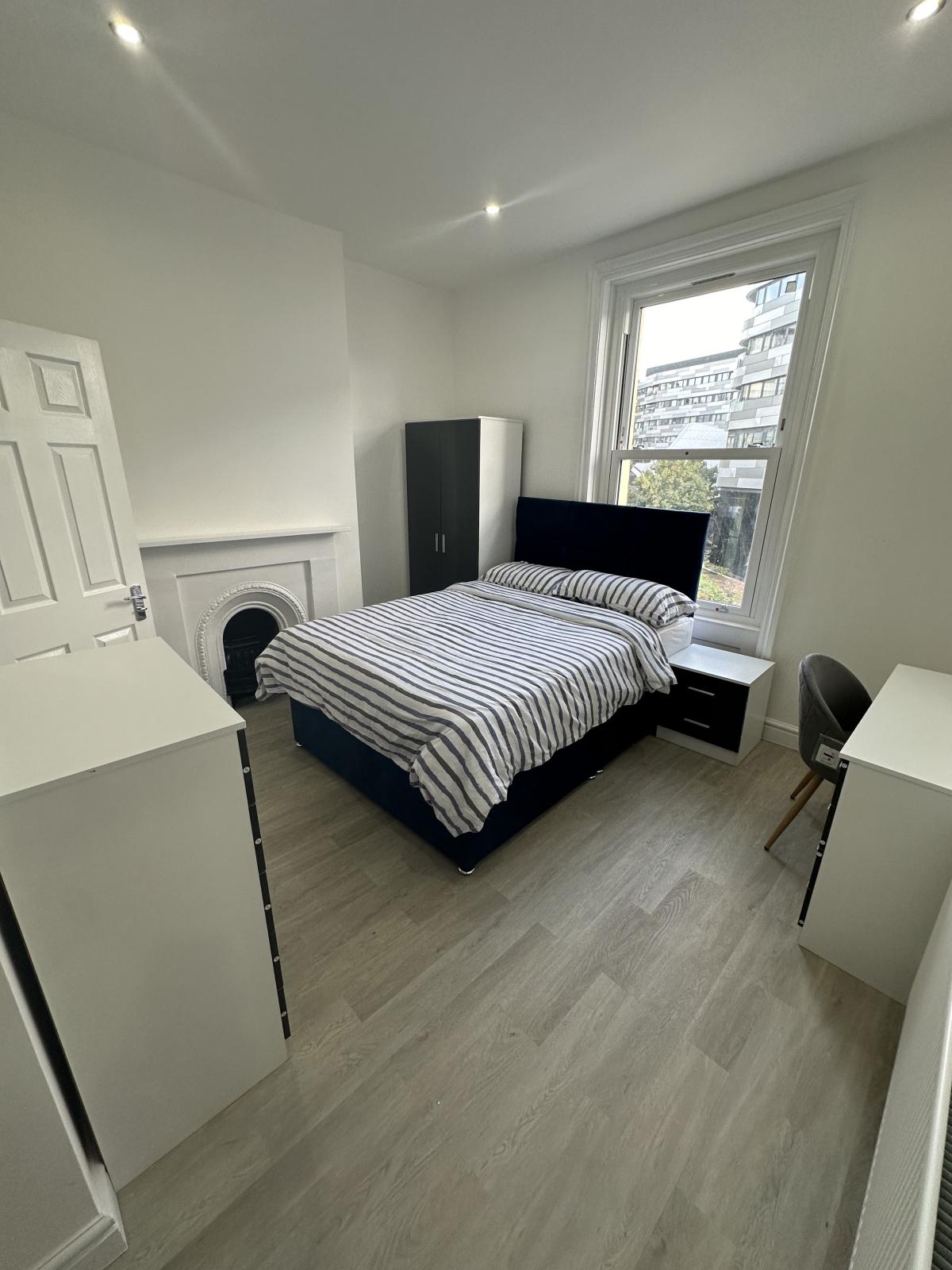 Room Woolwich Road in Greater London