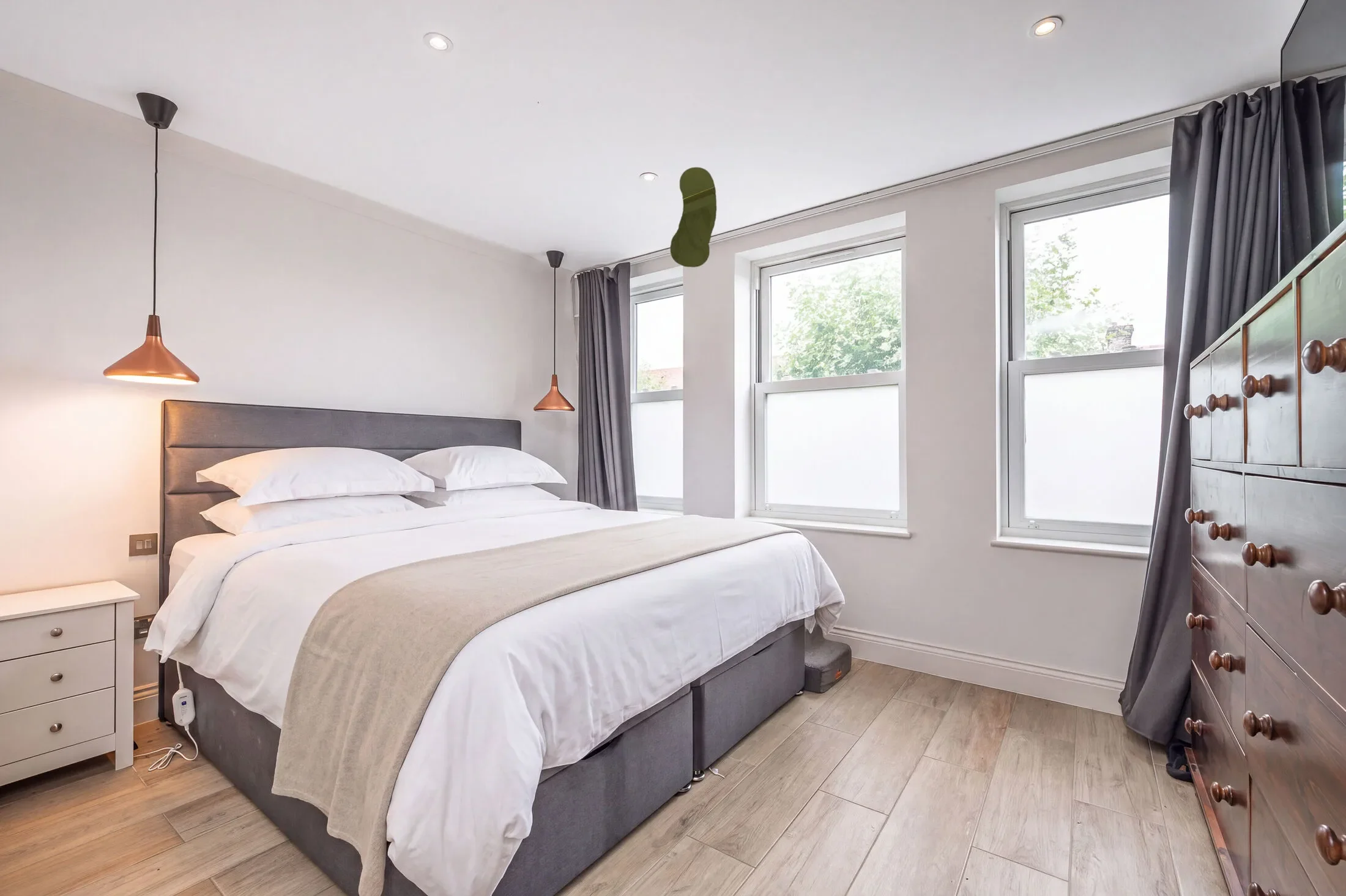 Flat Woodstock Road in Greater London