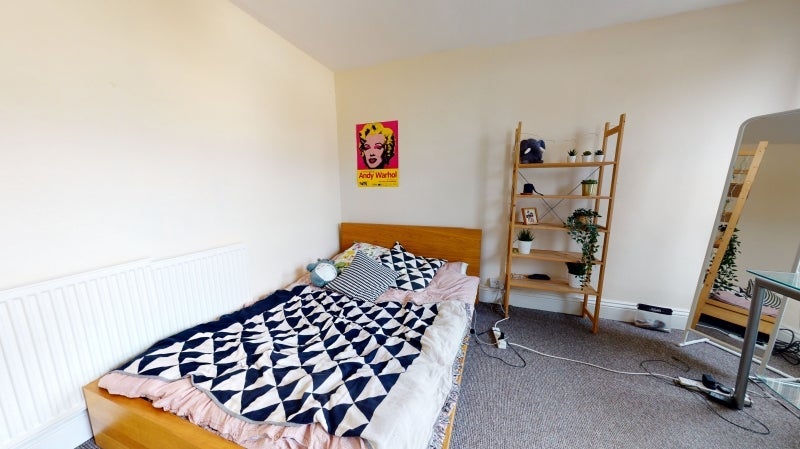 Room Back Newport Mount in Leeds