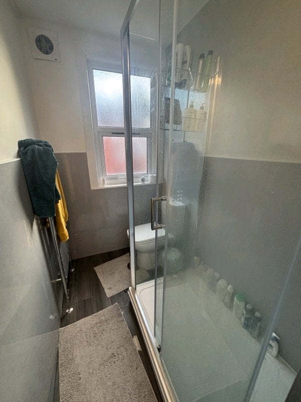 Room Back Newport Mount in Leeds