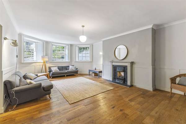 Flat Codrington Place in Bristol