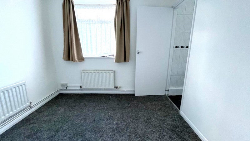 Flat Fairlawn Drive in Worthing