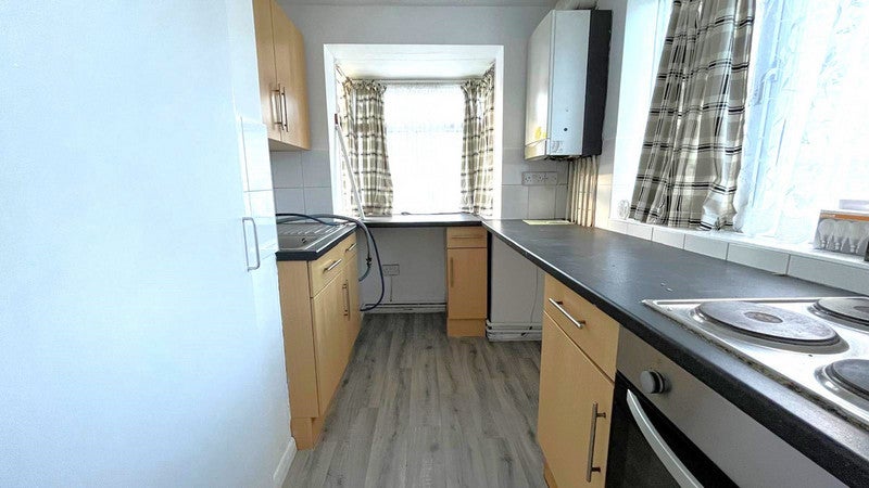 Flat Fairlawn Drive in Worthing