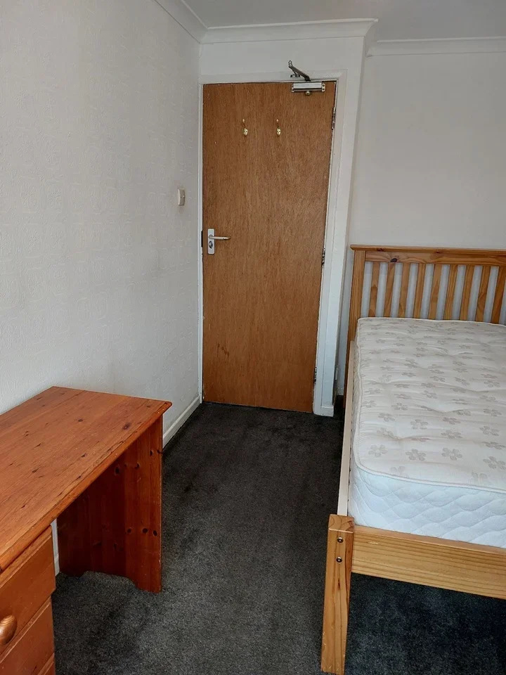 Room Eastbridge in Slough