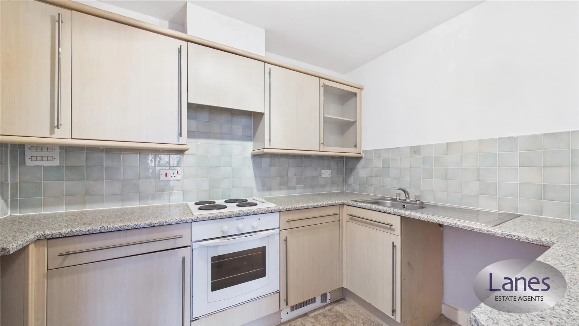 Flat Genotin Road in Greater London